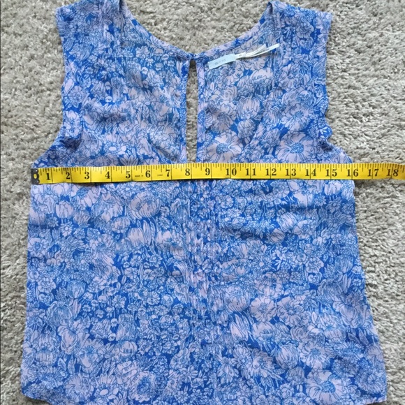 Light Flower Blouse - Picture 3 of 7